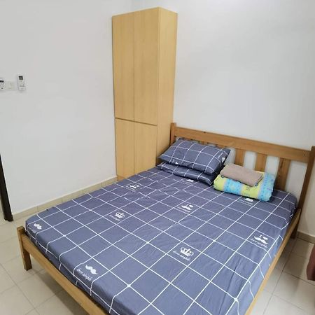 אולו טיראם Infinity Homestay Bandar Cemerlang מראה חיצוני תמונה